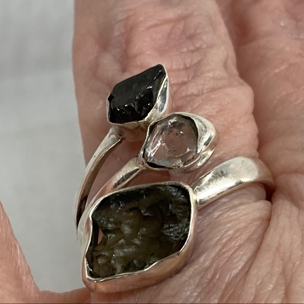 💯 % GENUINE CZECH MOLDAVITE RING - Picture 2 of 7